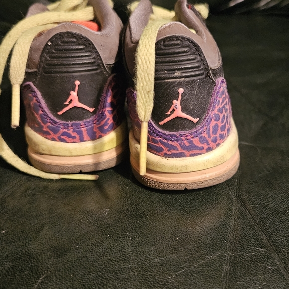 Jordan sneakers - Picture 3 of 6